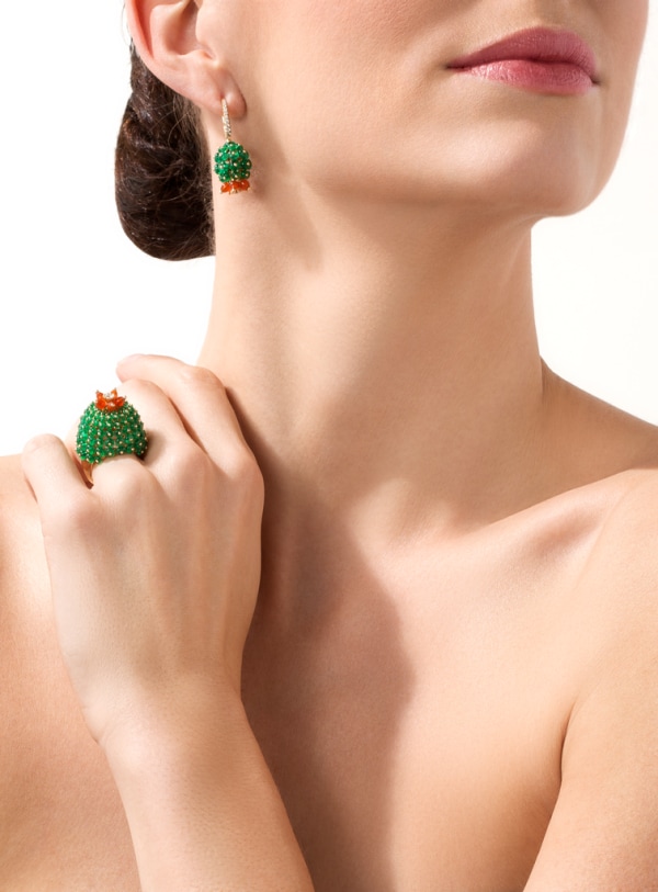 Cactus de Cartier earrings Yellow gold, emeralds, carnelians, diamonds