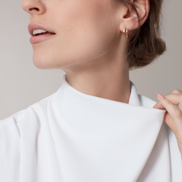 Juste un Clou hoop earrings, small model Rose gold