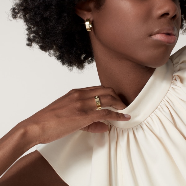 Love hoop earrings, classic model Yellow gold