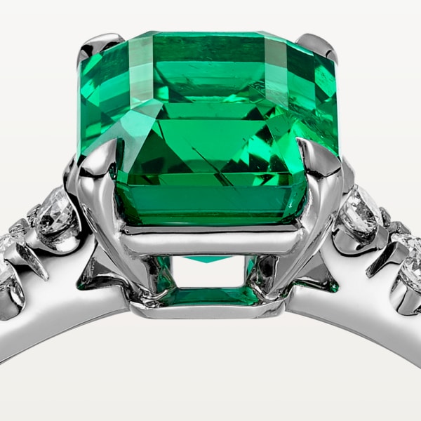 Solitaire 1895 Platinum, emerald, diamonds