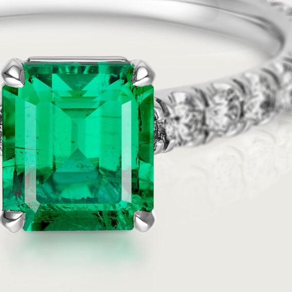 Solitaire 1895 Platinum, emerald, diamonds